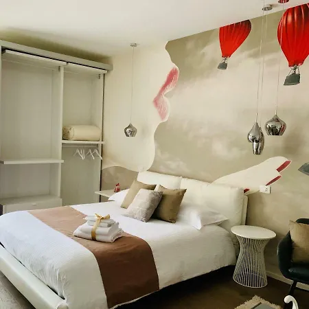 לינה וארוחת בוקר Agora Urban Relais 4*